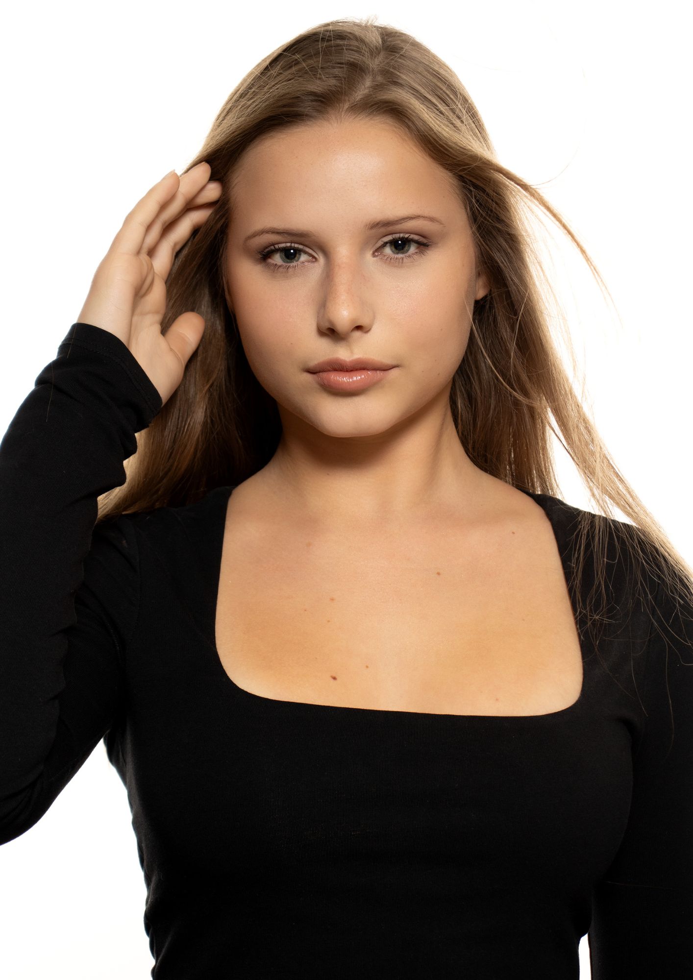 Brooke Simmons Film Makeup Portfolio.zip - 5